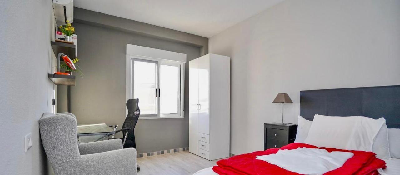 Three Bedroom Top Apartment By The Beach ซานตาโปลา ภายนอก รูปภาพ